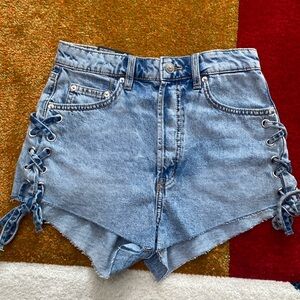 H&M denim shorts NWT size 4